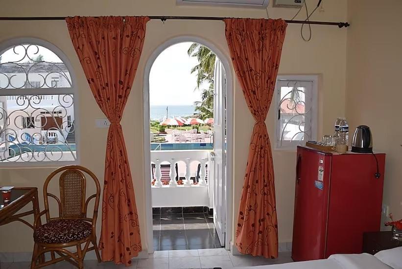 Qees Empire Beach Resort カラングート エクステリア 写真